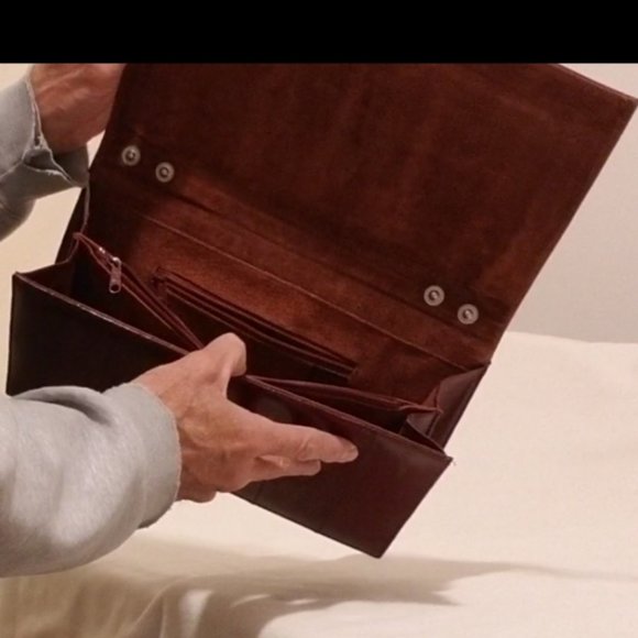 Eel Skin Burgundy Clutch Purse Suede Leather Lining and Snap-on Shoulder Strap - Picture 9 of 12